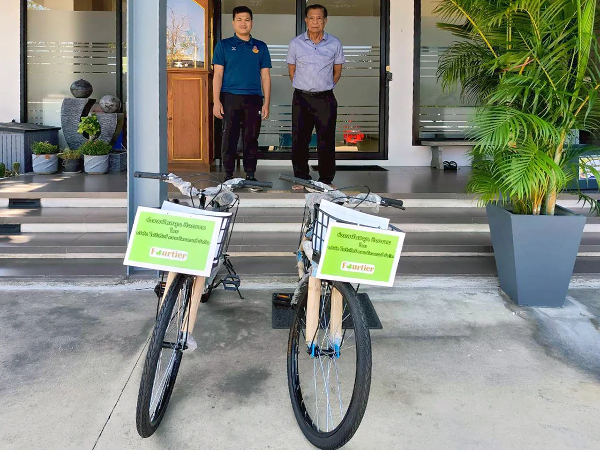 Distributing gifts for childrens day 2026 wat tamru school samut prakan